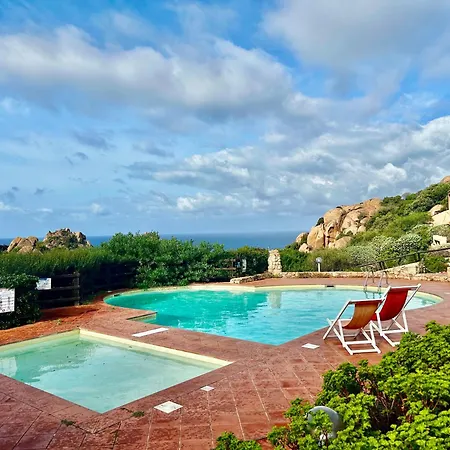 With Swimming-pool In Costa Paradiso, 6 Beds With Private Outdoor Area アパートホテル コスタ・パラディーゾ