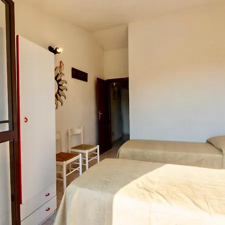 With Swimming-pool In Costa Paradiso, 6 Beds With Private Outdoor Area アパートホテル 3*